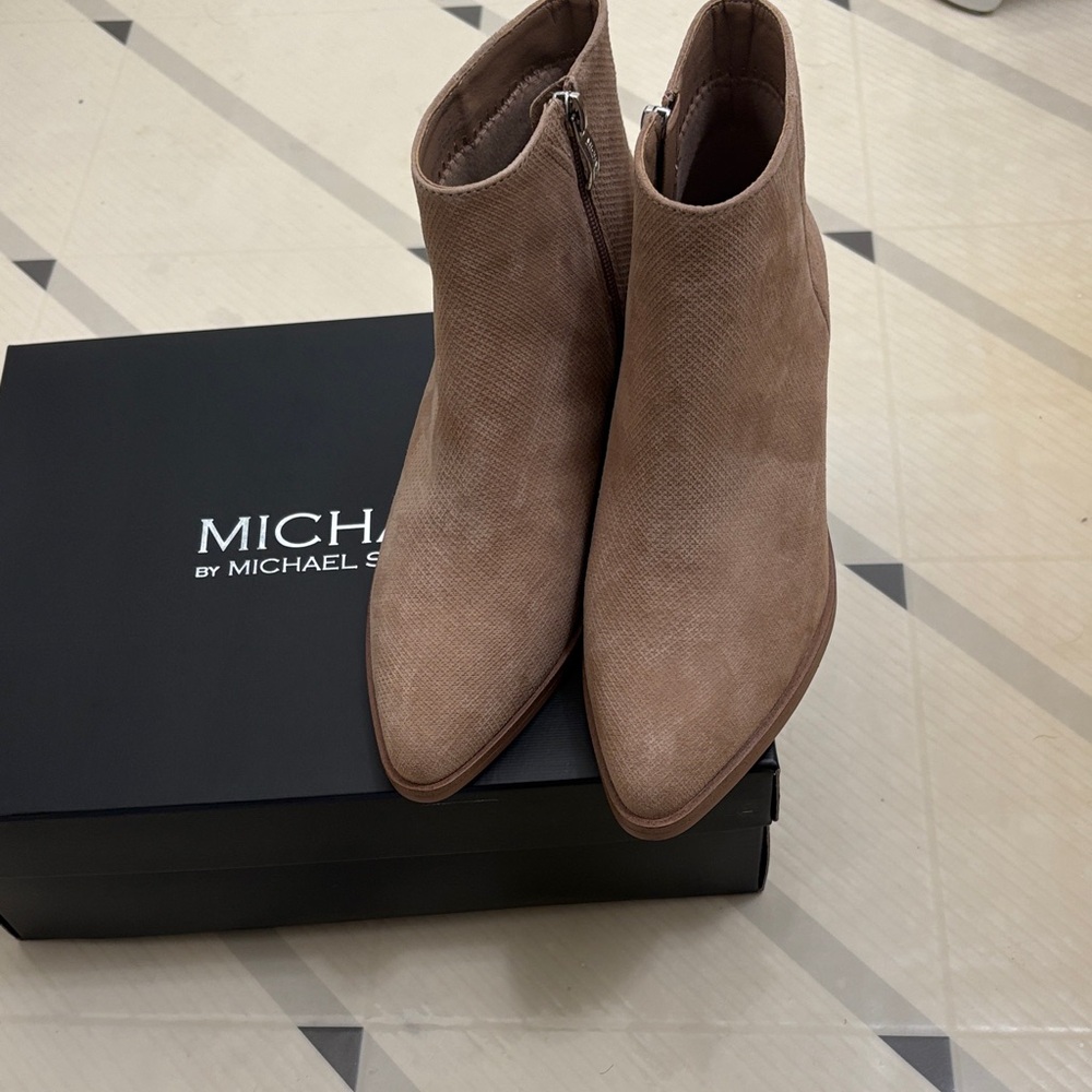 Michael by Michael Shannon.  Elegant Tan Ankle Boots, size 7. New! NWT - Picture 10 of 10
